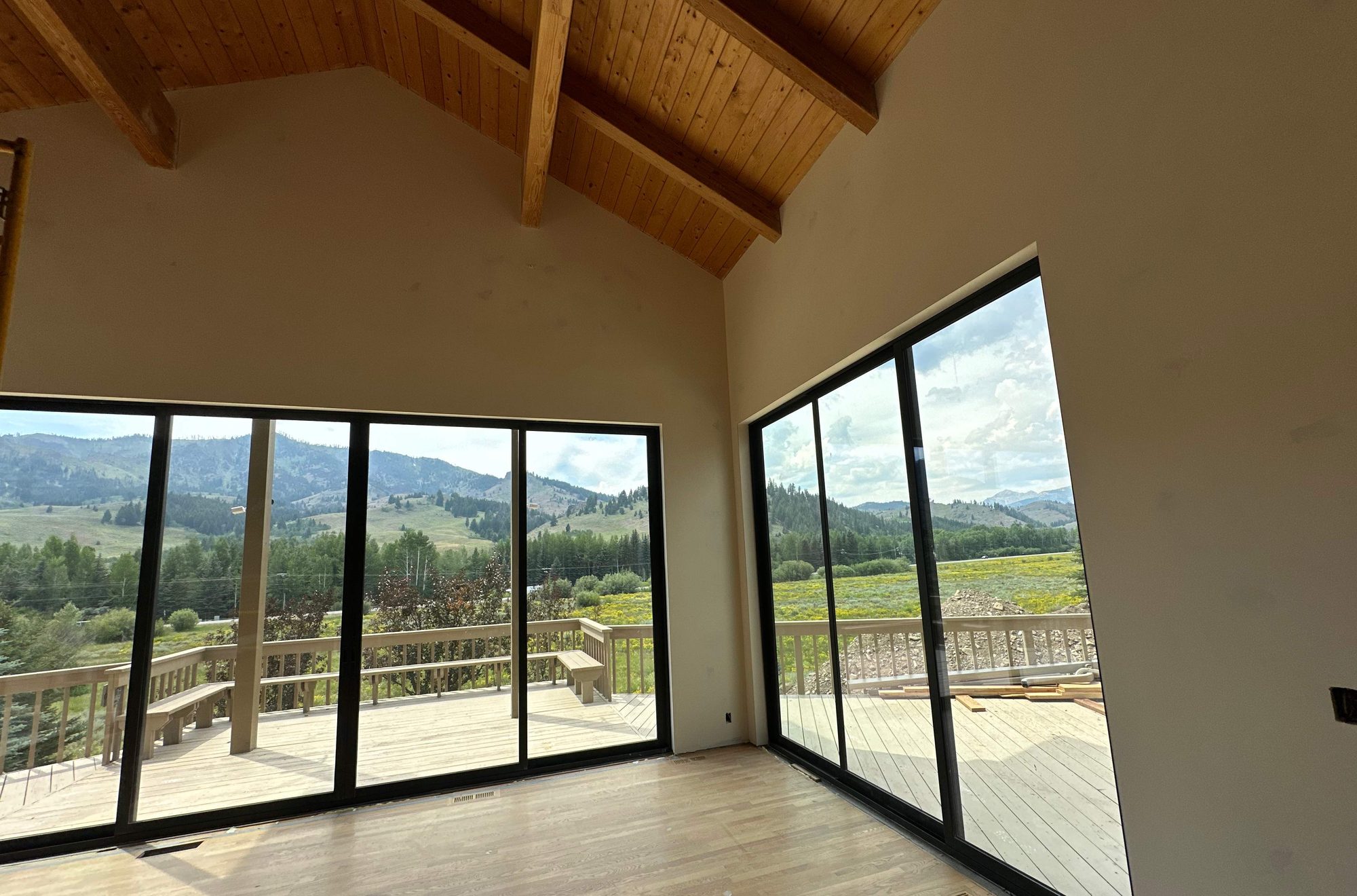 Kolbe VistaLuxe sliding glass walls in a Ketchum home by Glass Masters